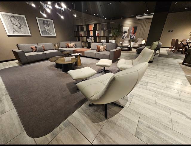 1,000M² SHOWROOM TO LET IN KRAMERVILLE